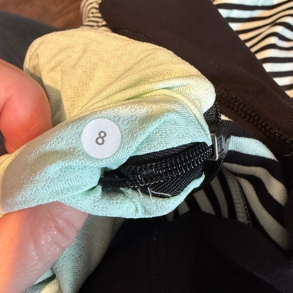 🩶Lululemon InStride Jacket – Size 8 🩶 - Picture 7 of 8
